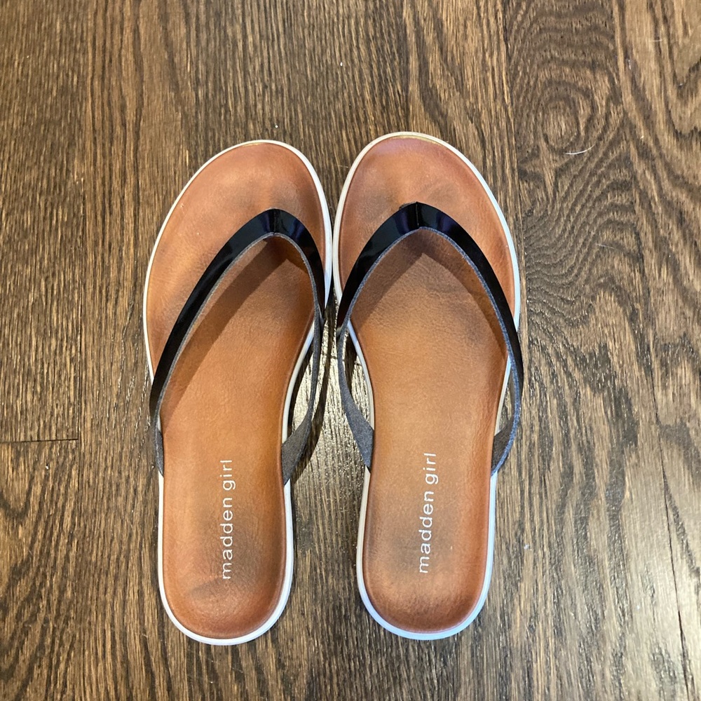 Madden girl flip flops